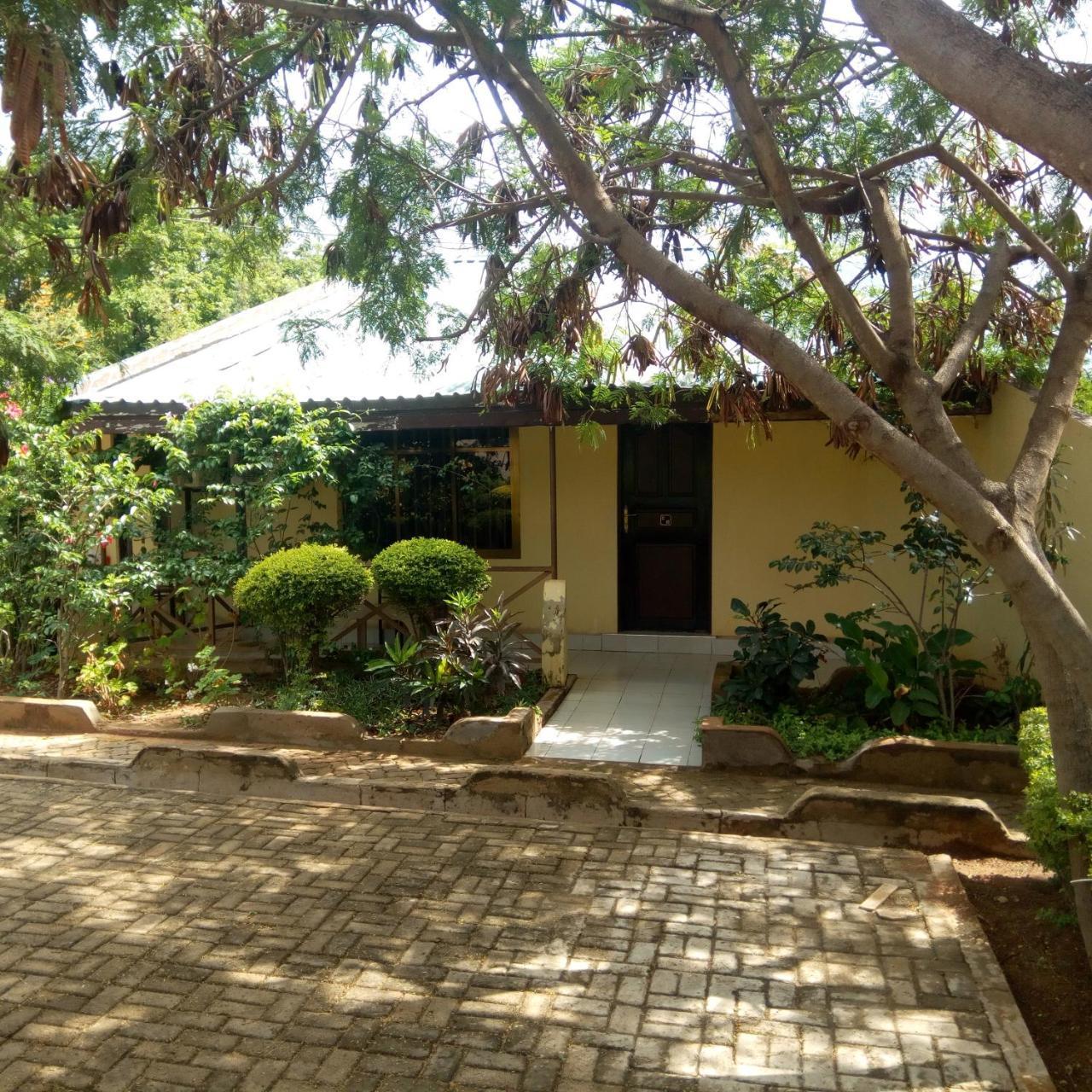 Royal Village Hotel Dodoma Exterior foto